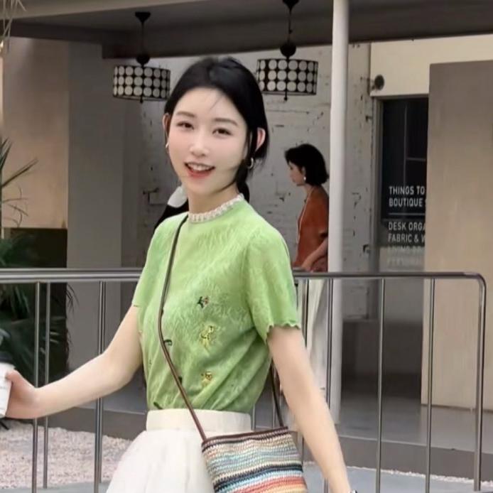 鸥纪儿直播甄选衣橱