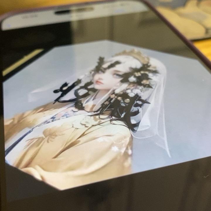 小何u