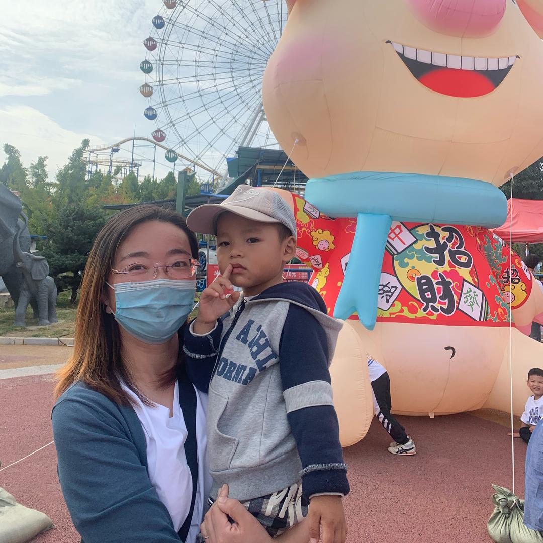 吕琳（小峰烤面筋）