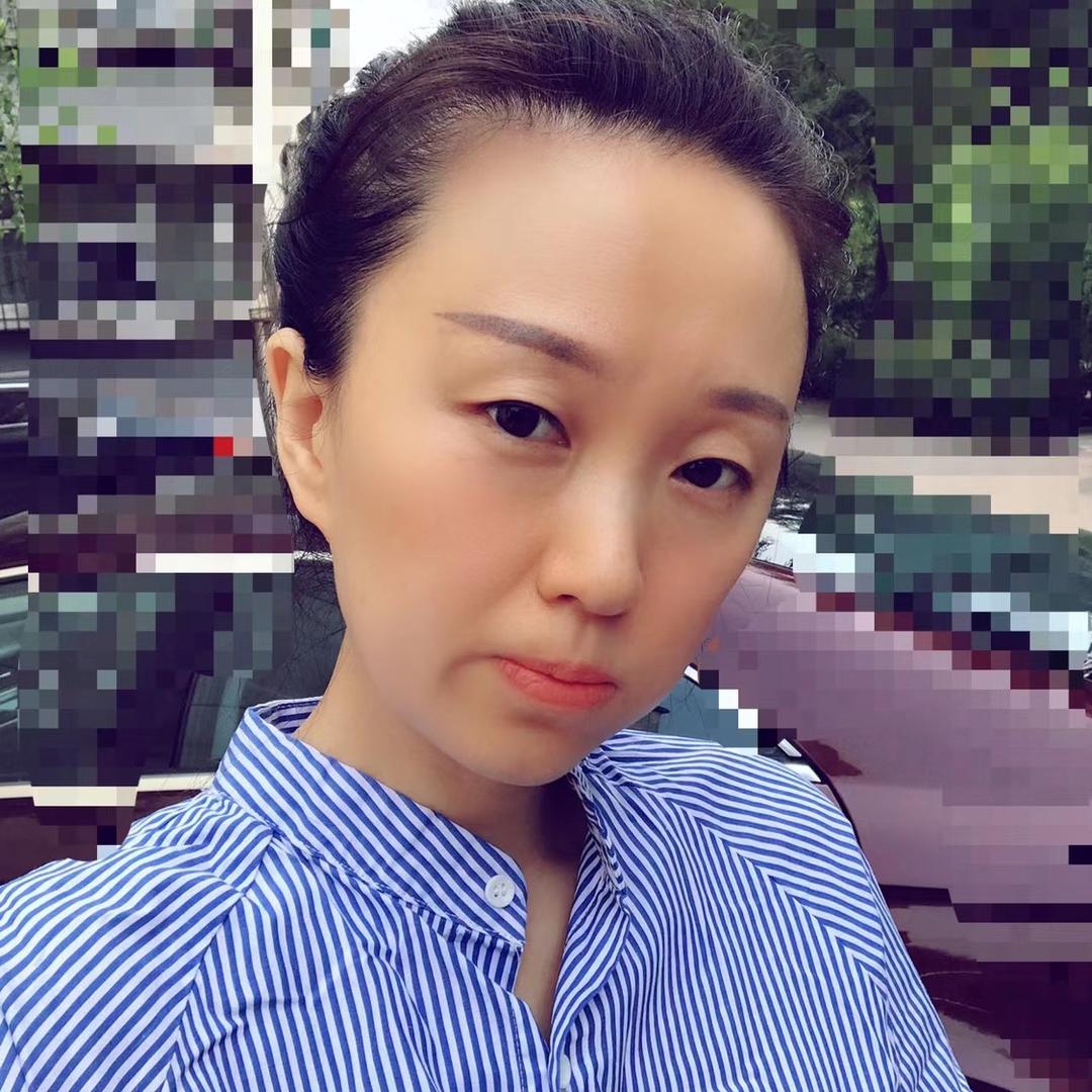 努力的艳儿妞