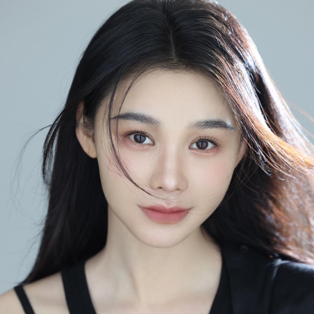 阿丽亚_aly