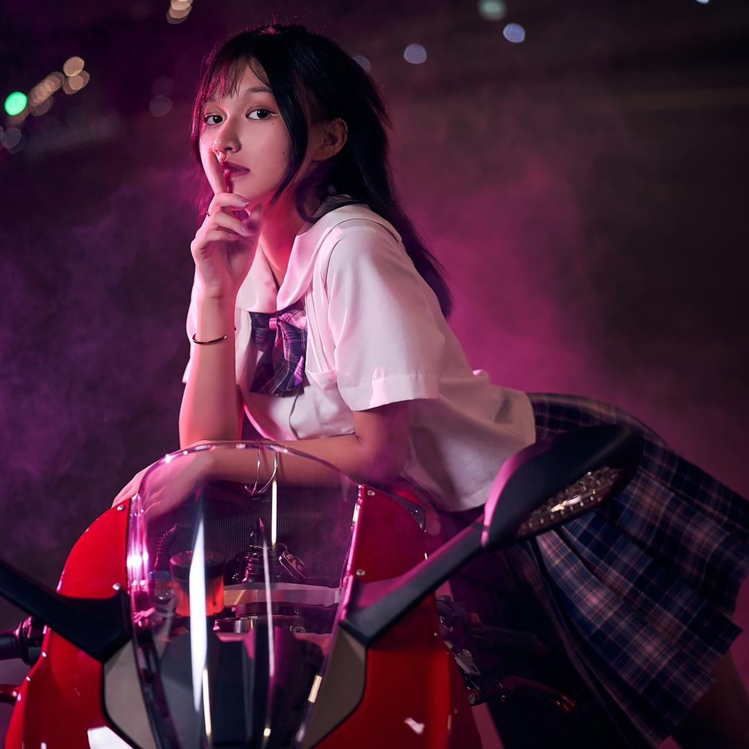 骑机车的jk娘