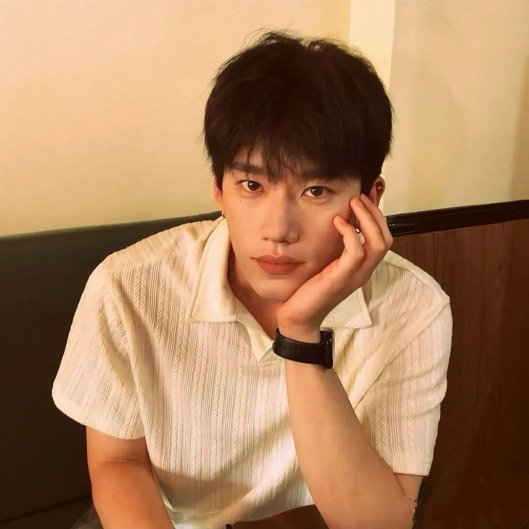 XueK.