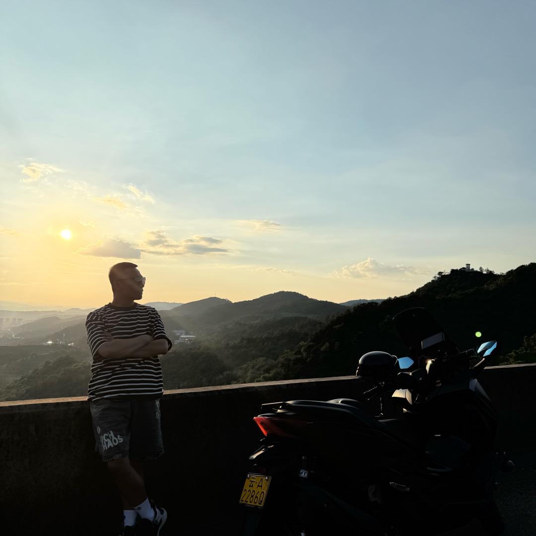 文山鼎杰名车 老何