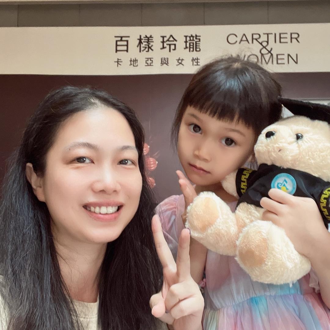 小K猪&小酒窝头像