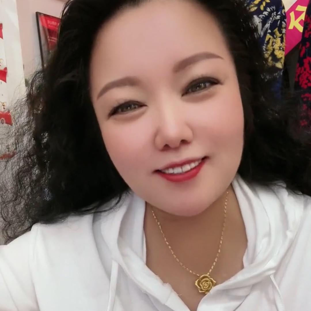 荣华羽启大码服装