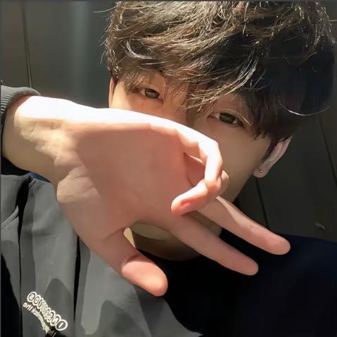 小🌧️爱吃飞🦀️