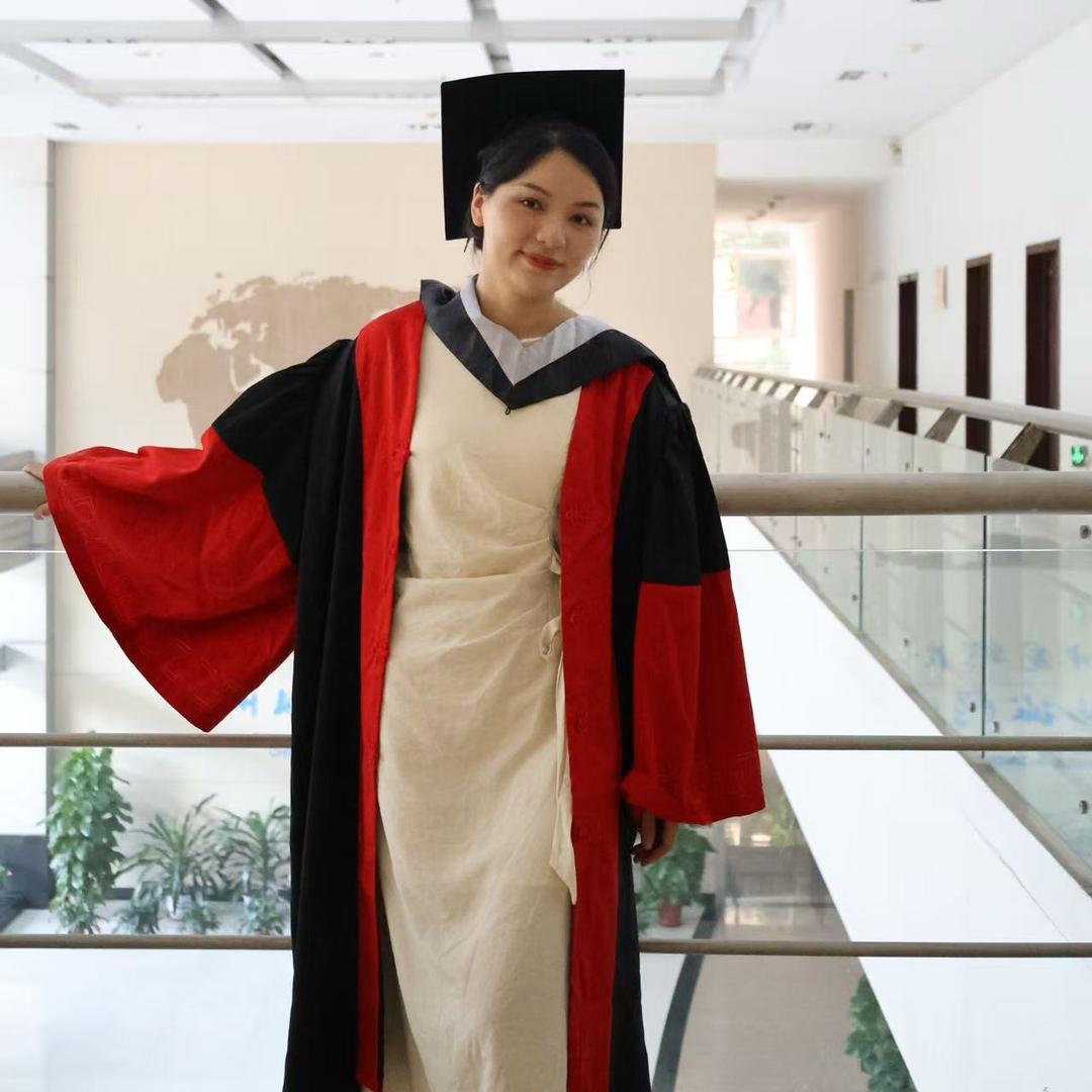 电子博士闺蜜 英子