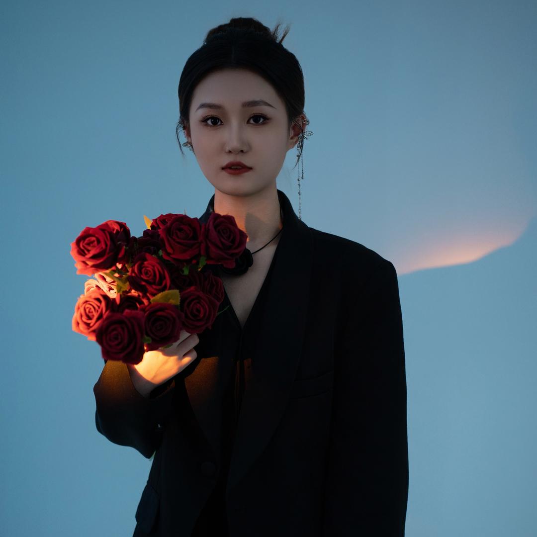 新玛 李佳欣
