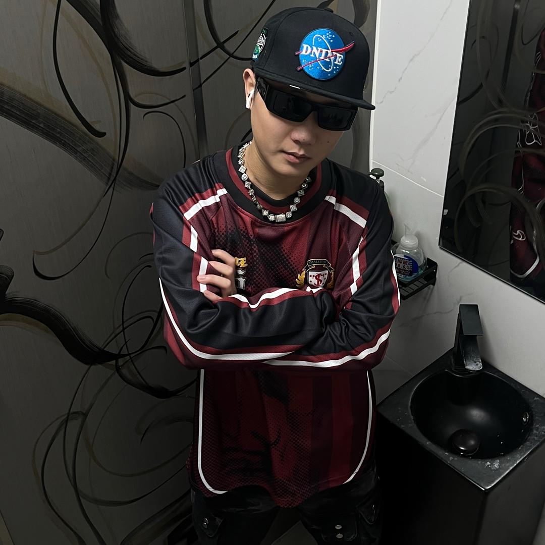 三