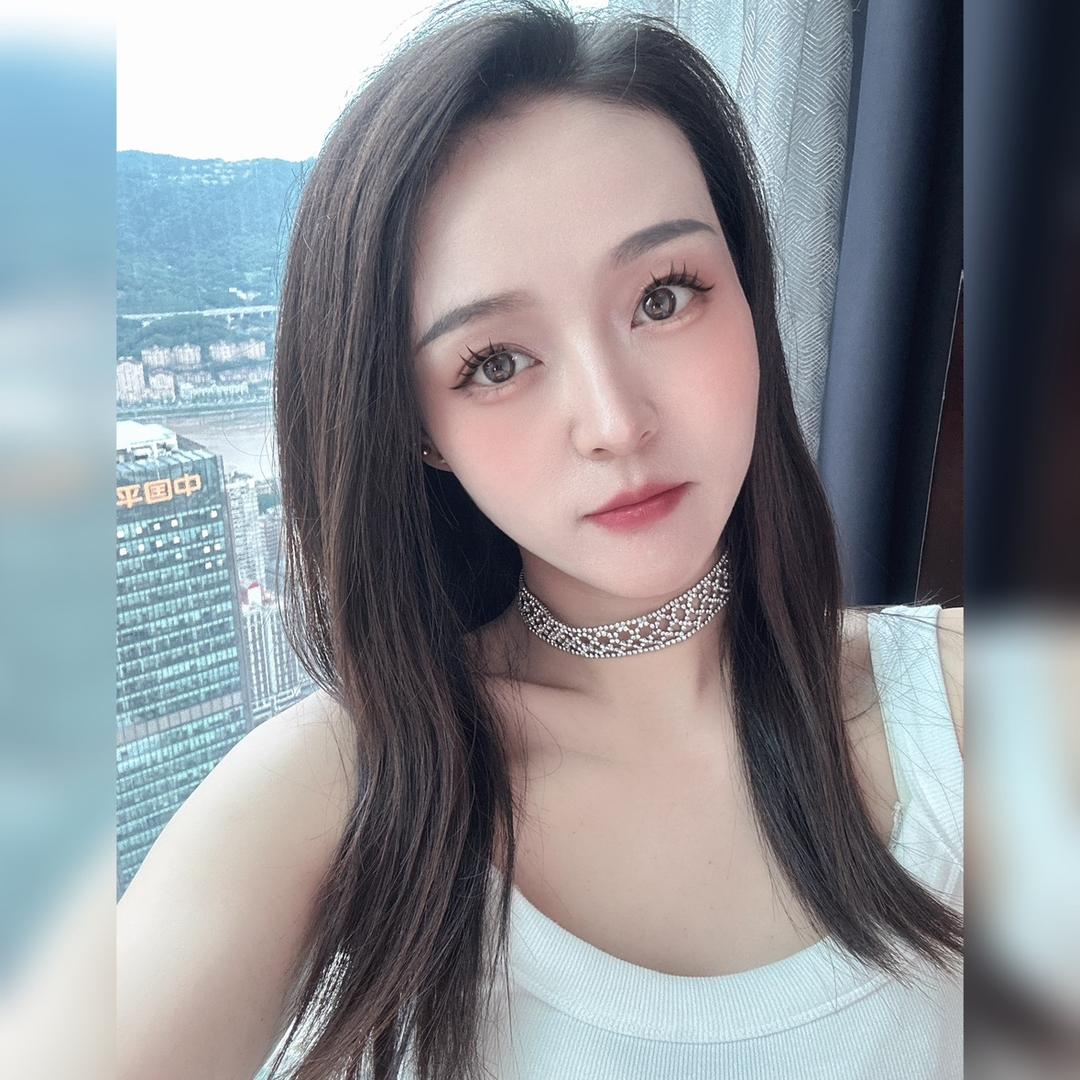 @爱笑的虎牙妹🧡
