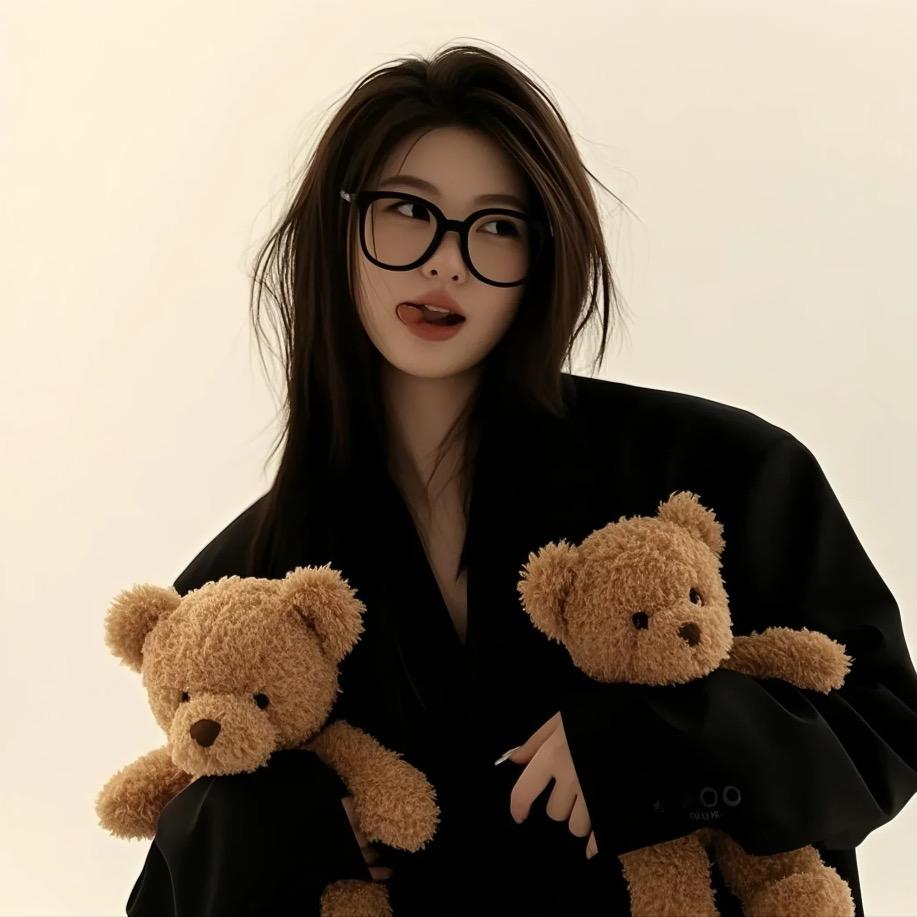 爱吃蜜桃的Nini