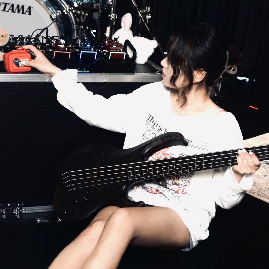 Pink.Bass