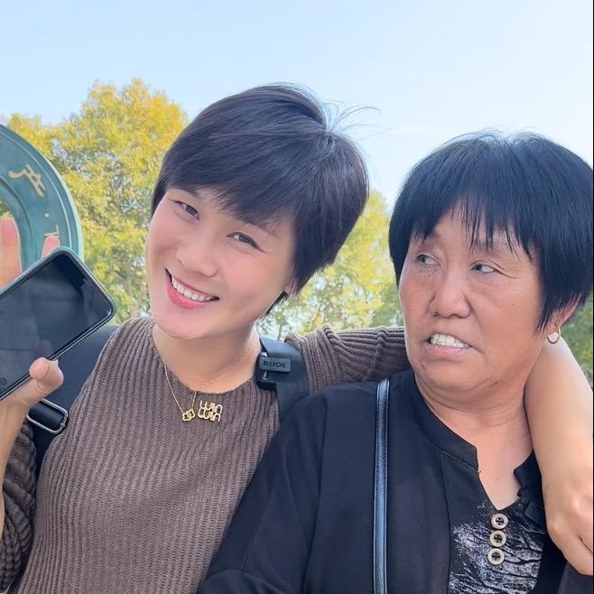 小杨夫妇（艳与婆婆）