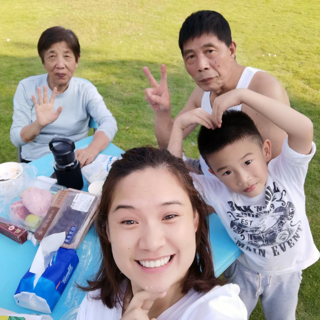 爱吃的杨漂亮-派聚