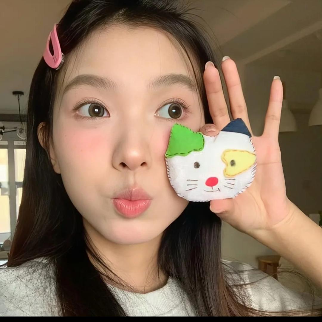 ꒰੯‧̀͡⬮\  耶