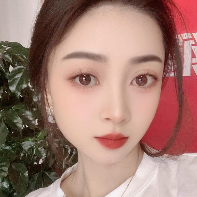 李Lෆiiೄ೨