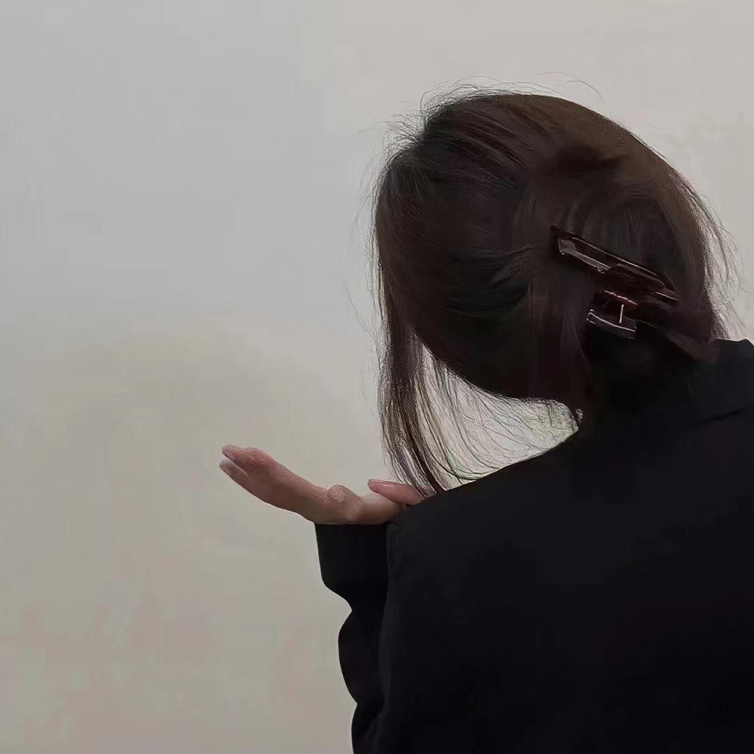 鹤桉-🧚🏻‍♀️