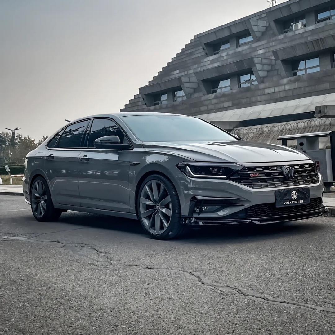 月是天心不愈伤