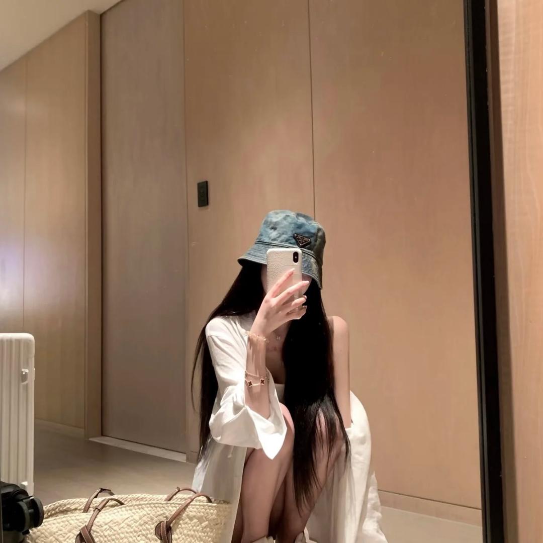 金晨儿.