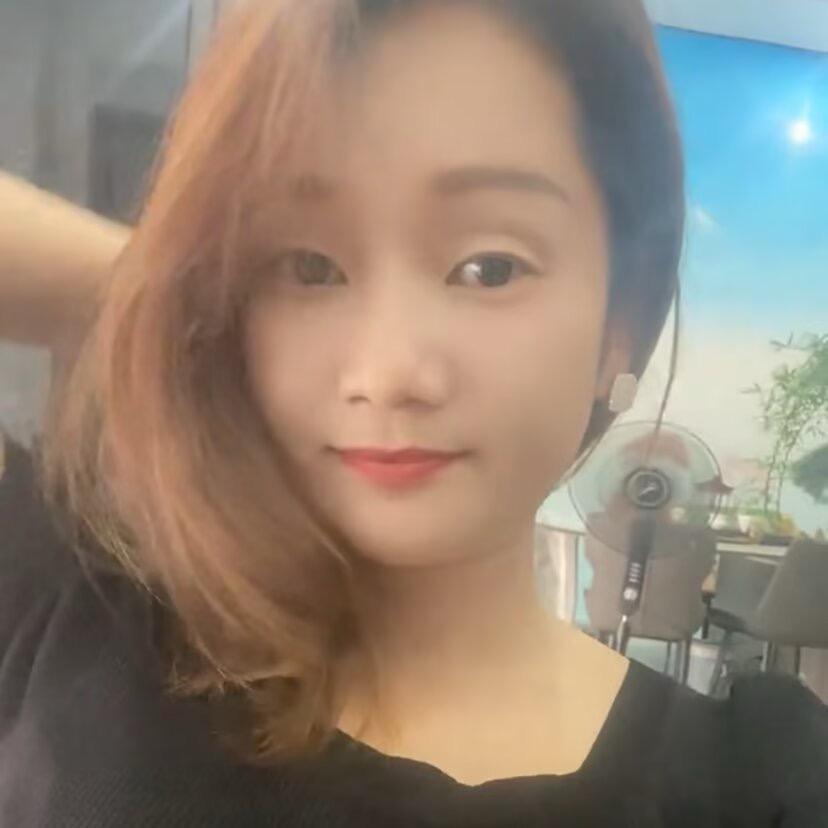 顺亿程二手车—阿珍