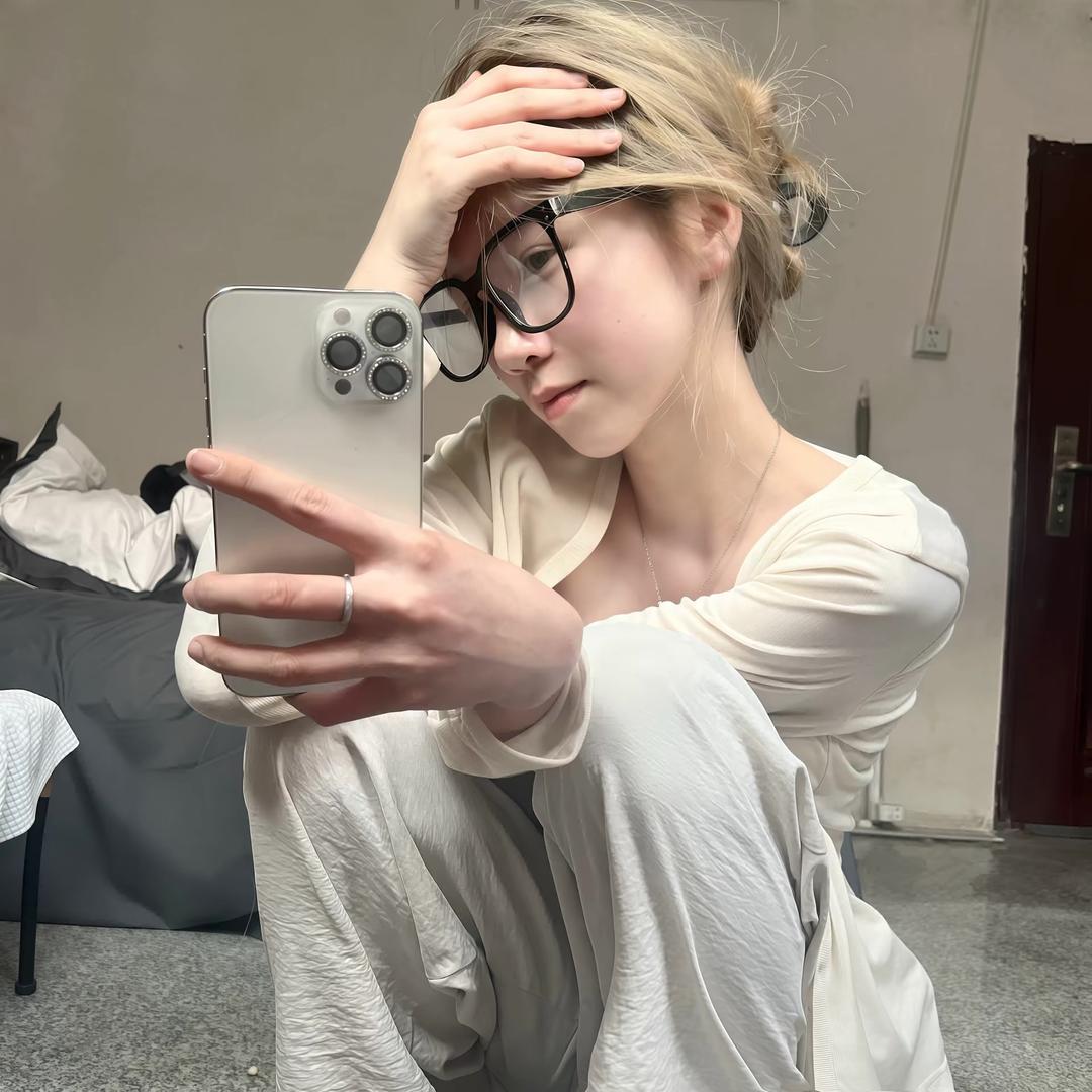 李瓜瓜.