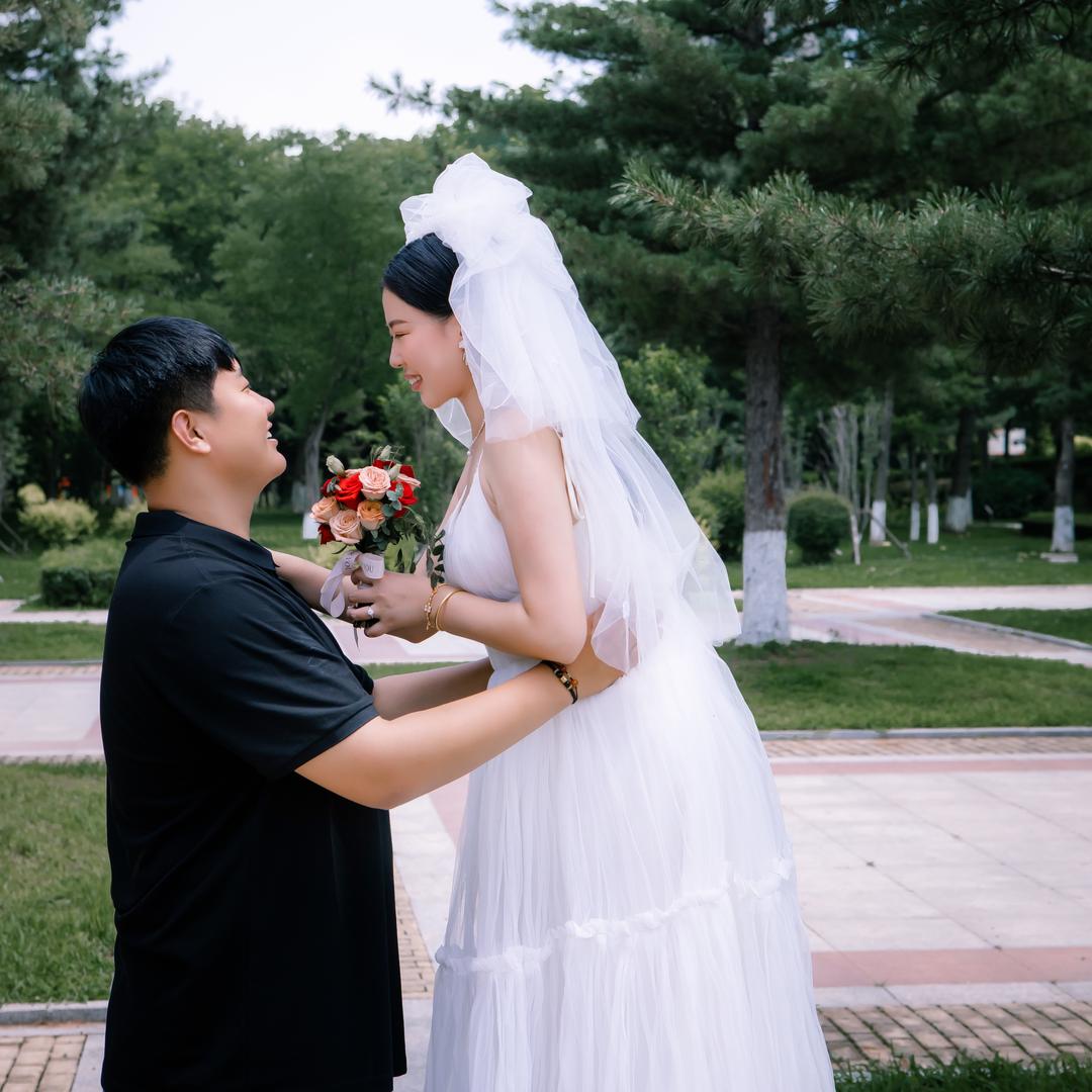 爱吃小雪糕的小吉娜