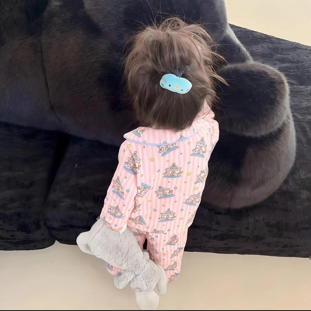 一只眠羊.