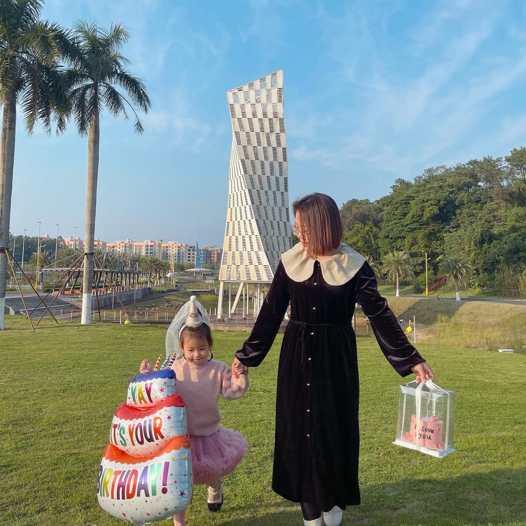防城港市港口区沐恩服装工作室