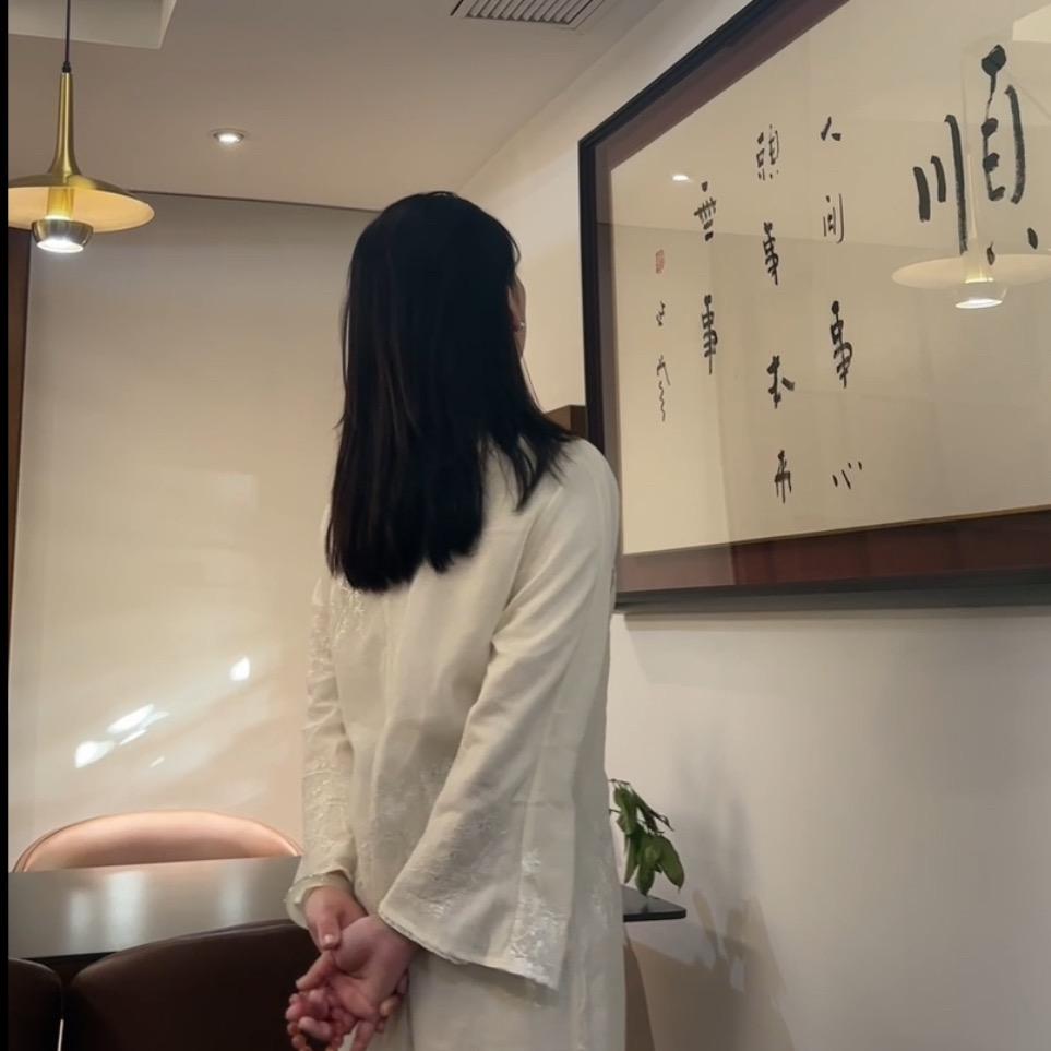 只有月亮