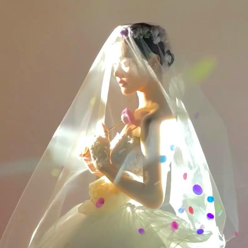 礼製婚纱化妆师肉肉