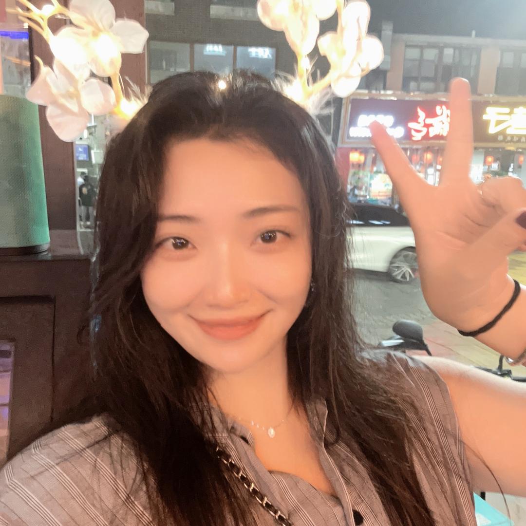 卷儿超爱吃🍕（每晚22:25直播）