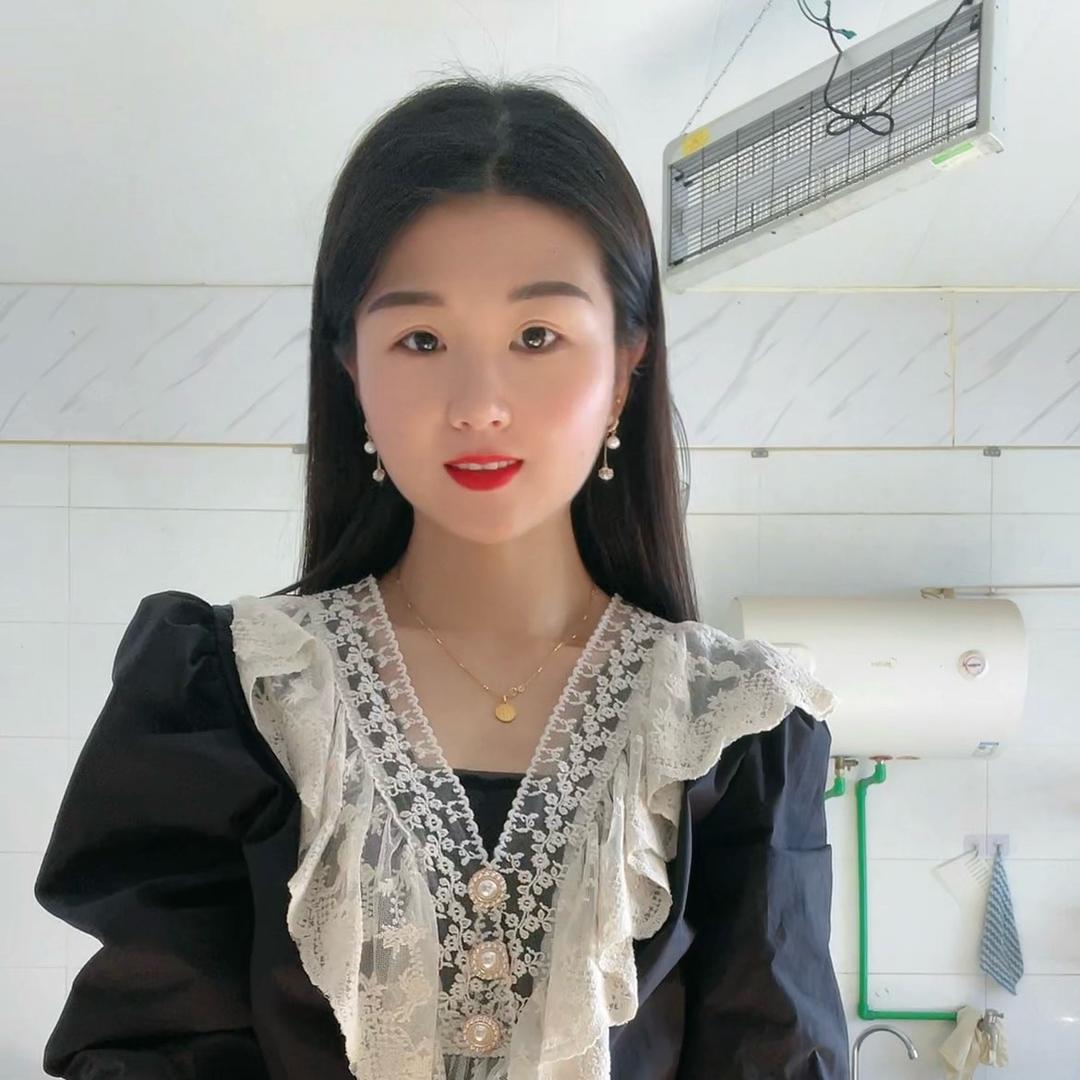 卖卤菜的小姐姐