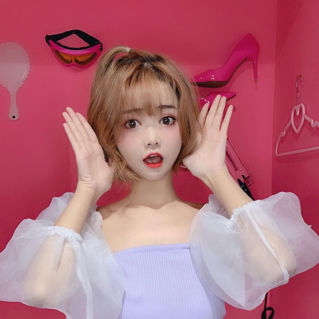 JUJU居居（是猫咪不是🐭🐸🐻）