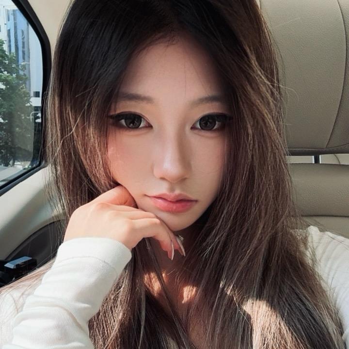 𝐄𝐦𝐢𝐥𝐲雪丽