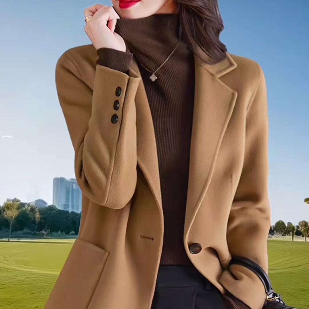 简约服饰羊毛大衣