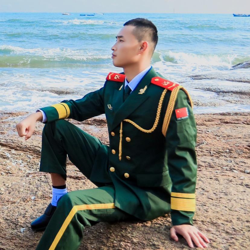 @兵龄不长的班长