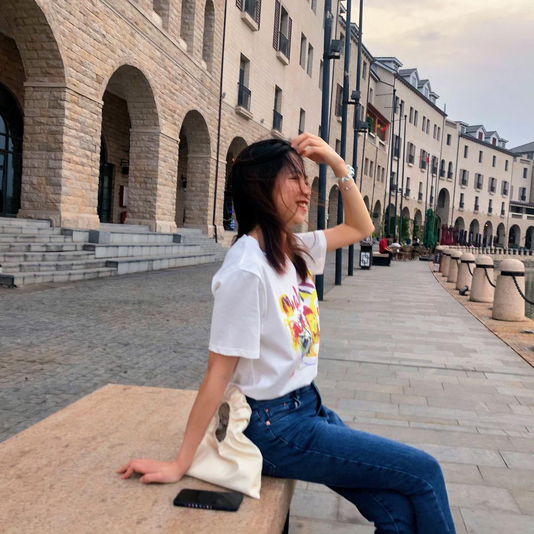 一只会翘腿的花花🌸