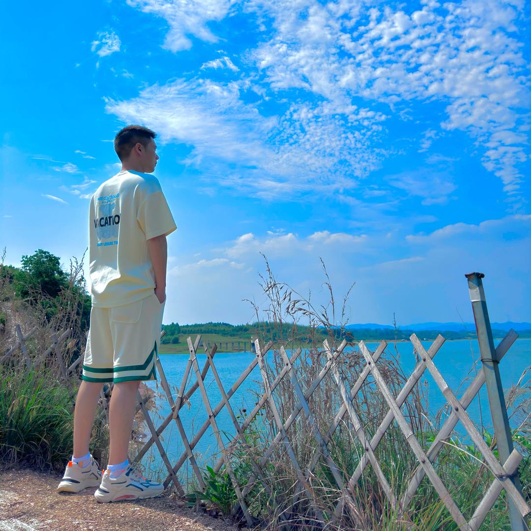 李拜天
