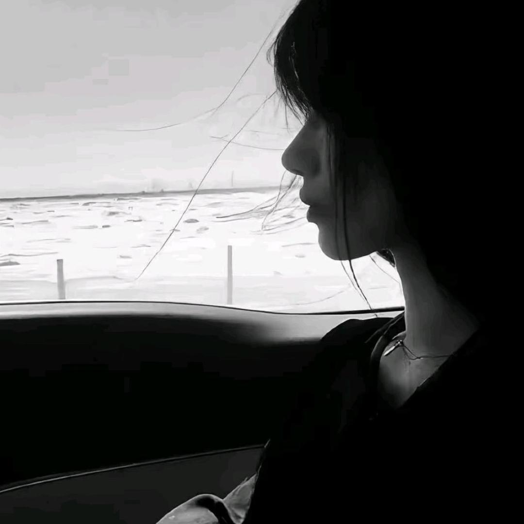 安安．
