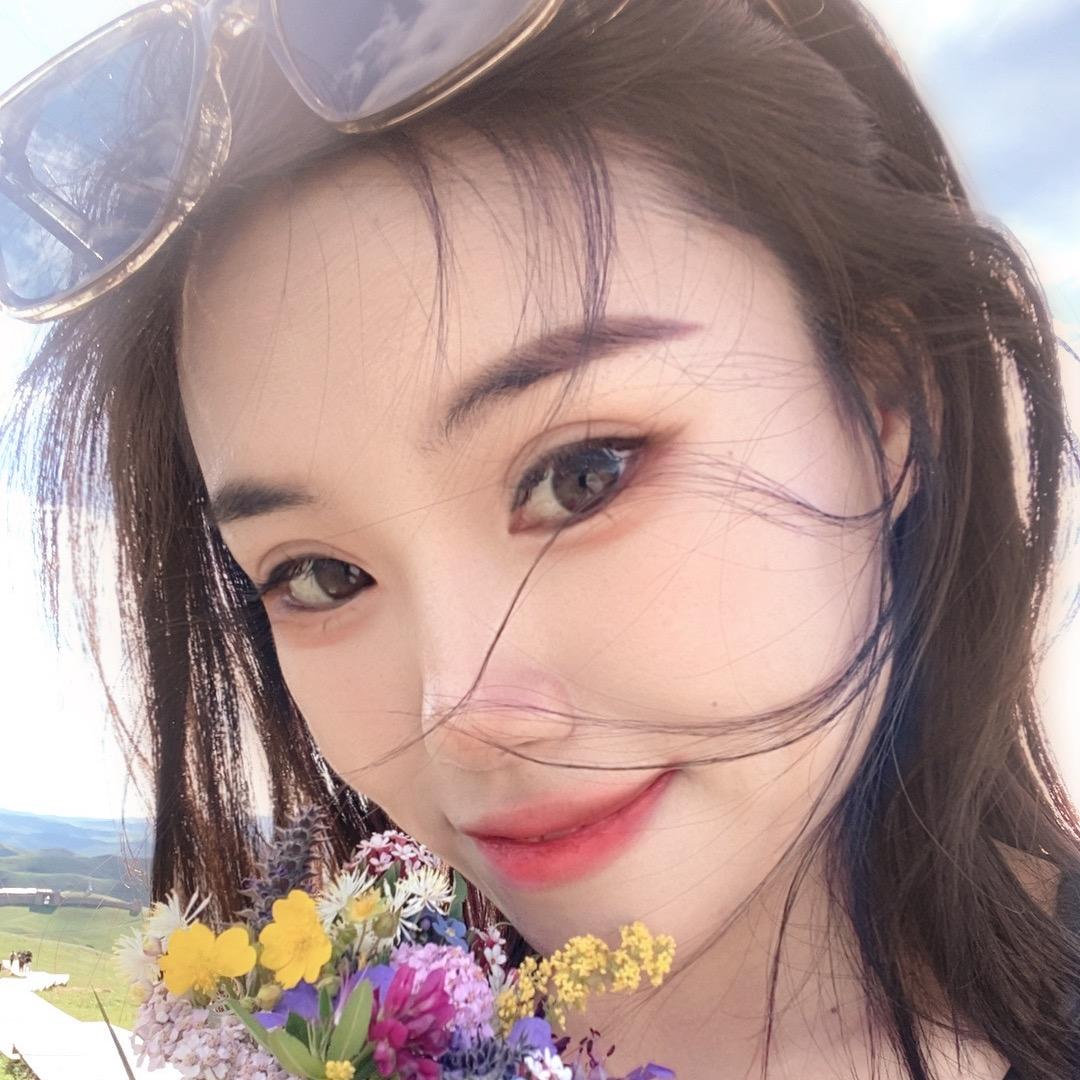 六月，