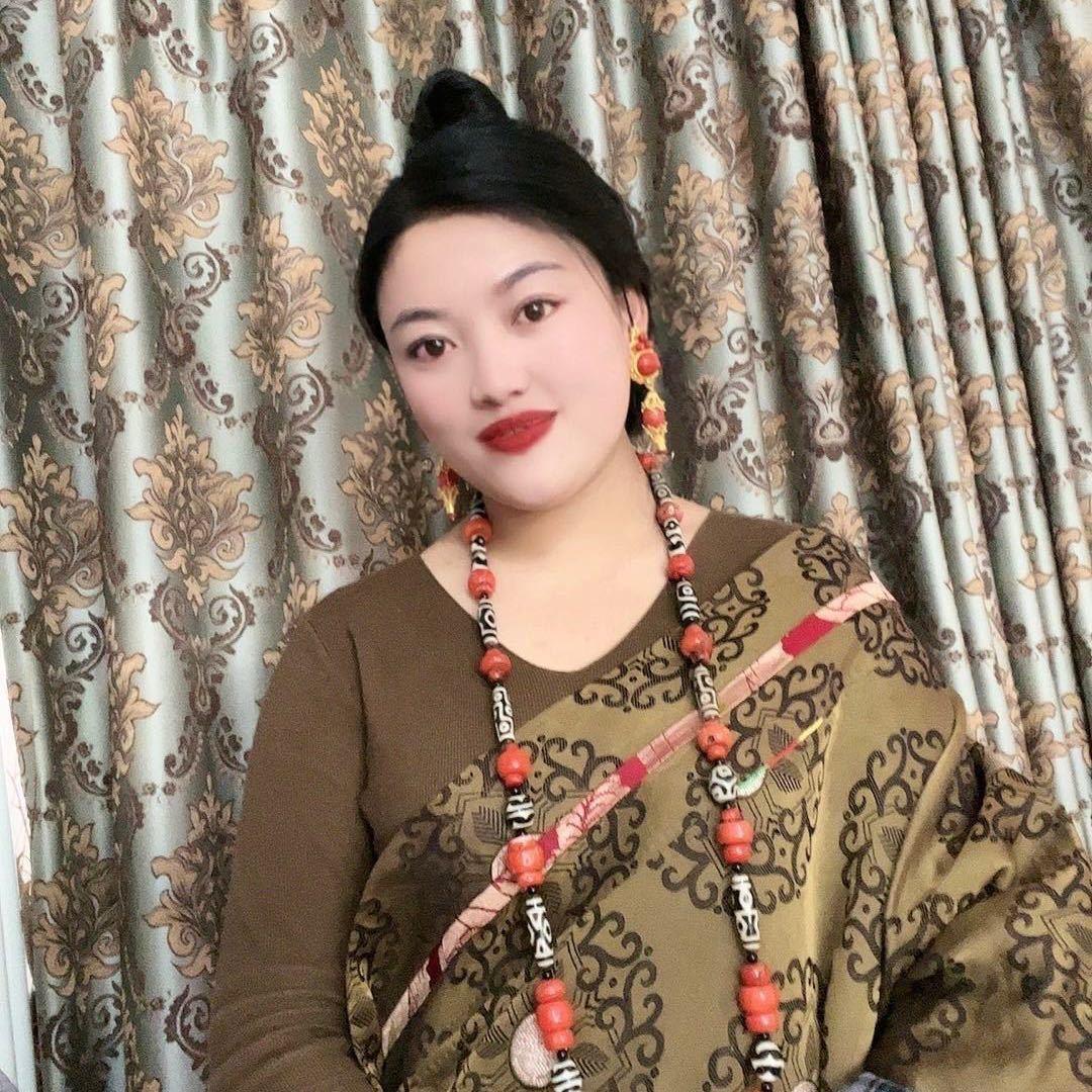 A喜热阳堆服装店