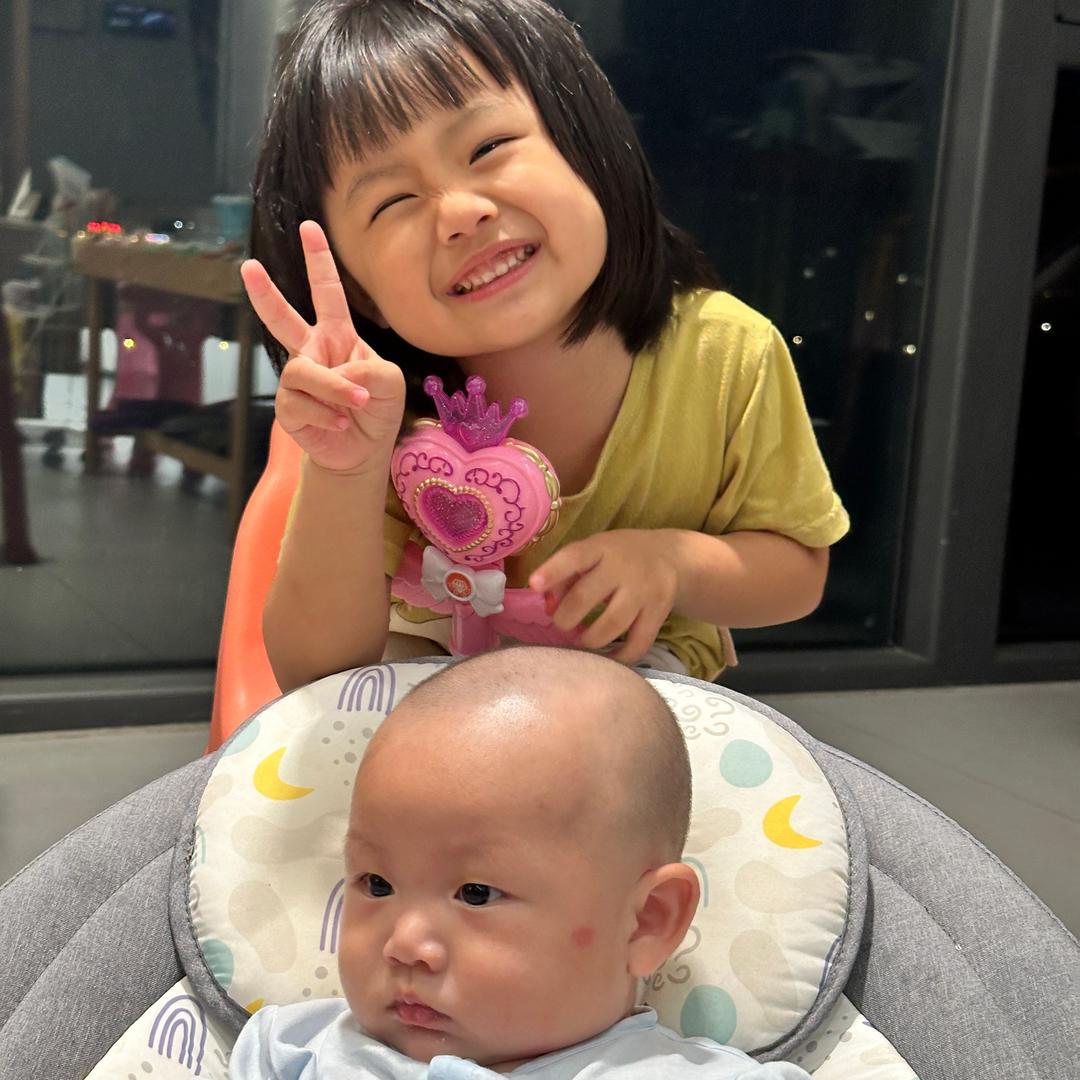 妞妞与年年