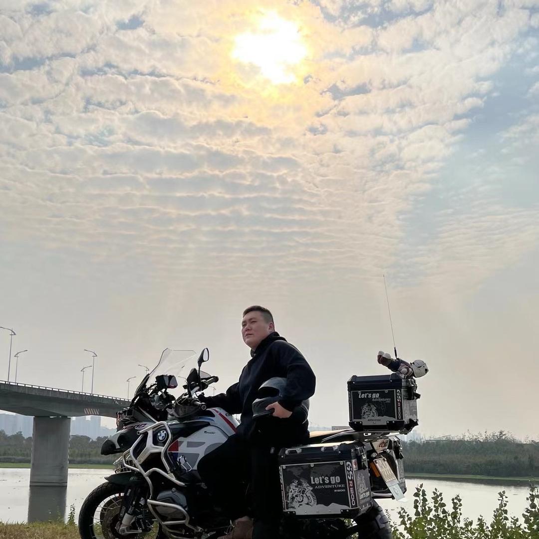 璐大平（正在摩旅进藏）