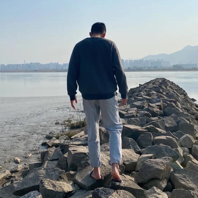 郑不投   ╲      ༽