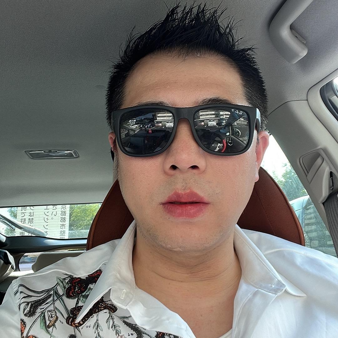 霓虹摆渡人🌈在日本