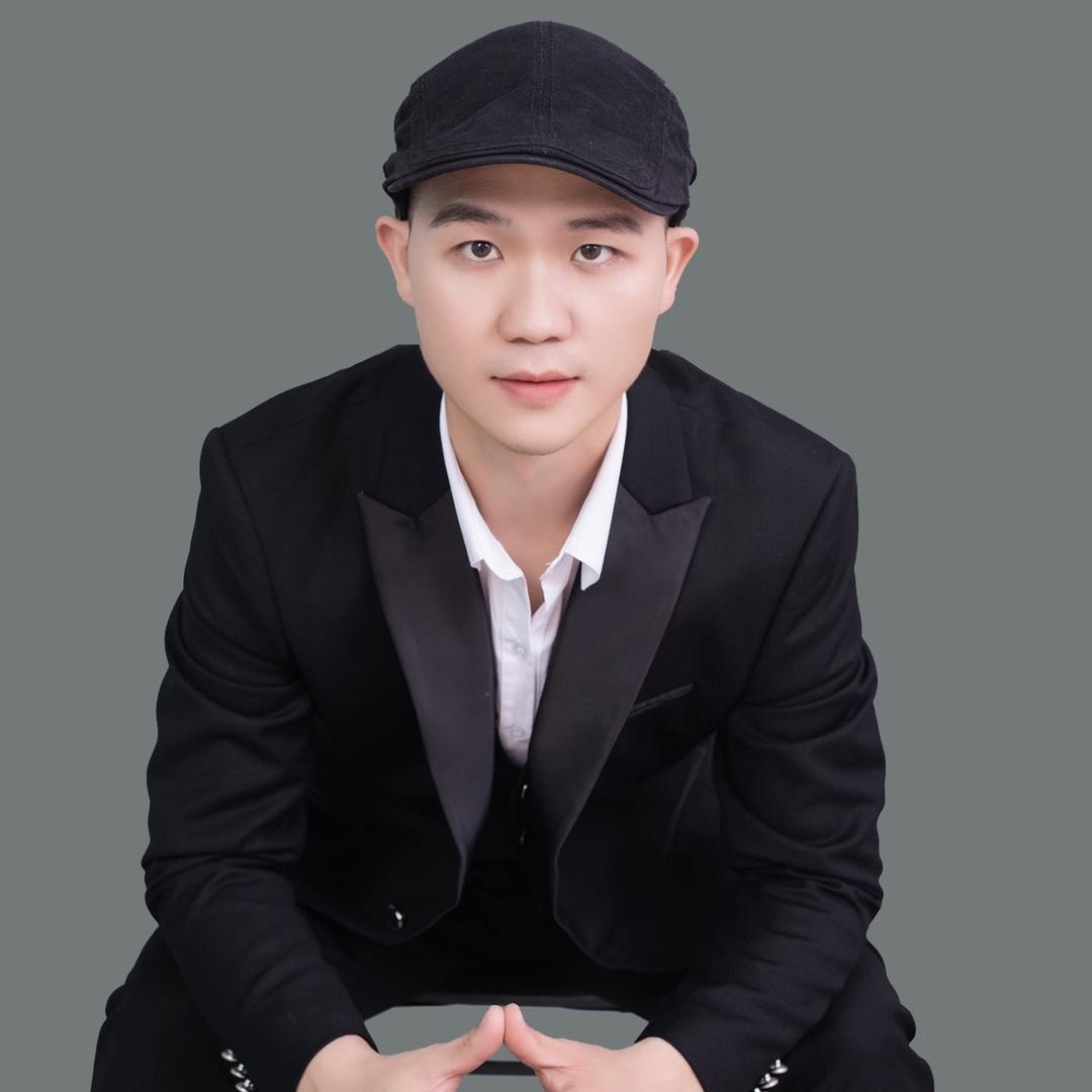 Designer Mr. Zhang