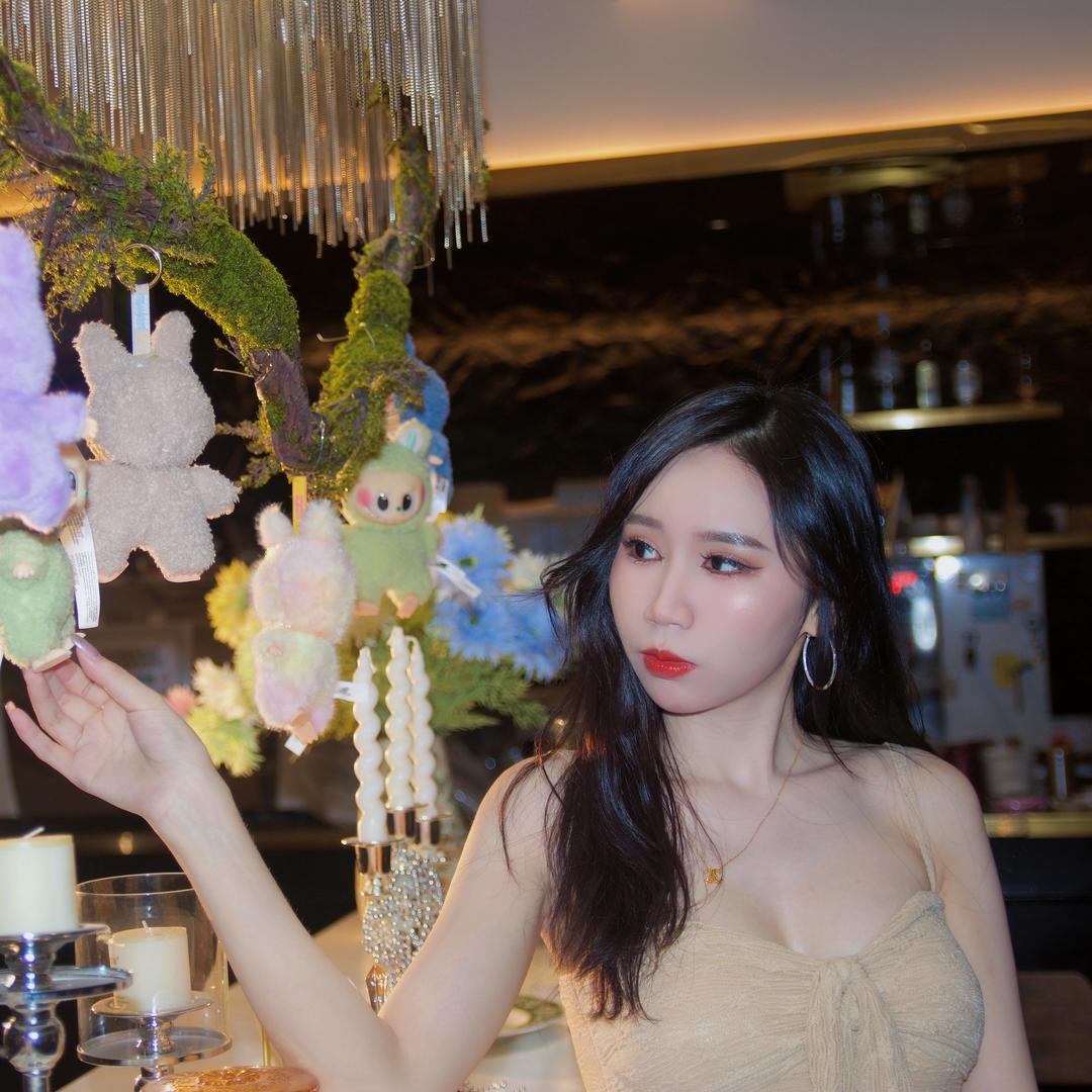 轻雅美容~郑小姐