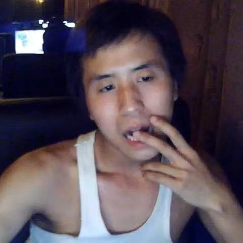 锻炼的睡衣哥