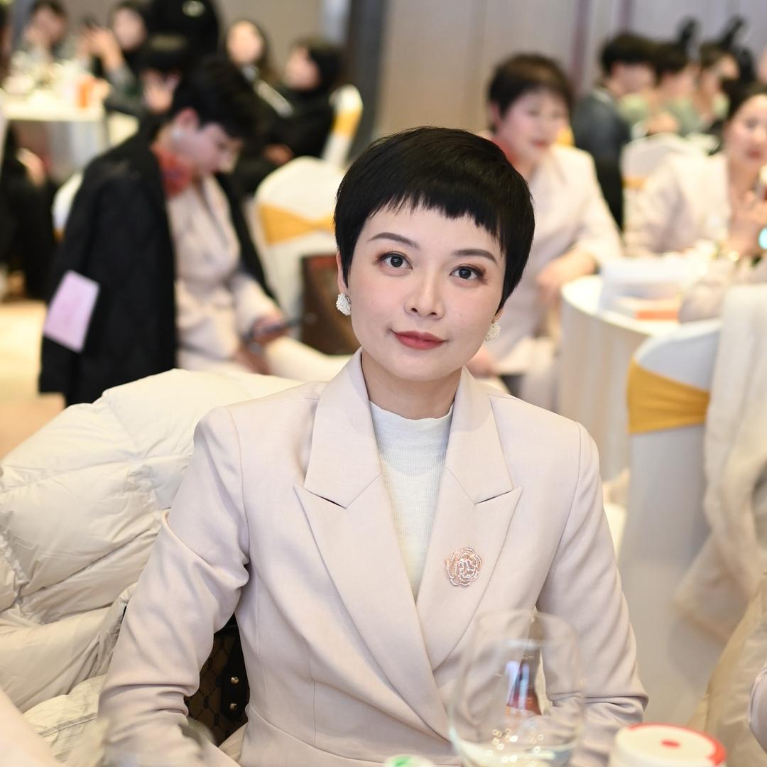 荆州慧极灯饰海英